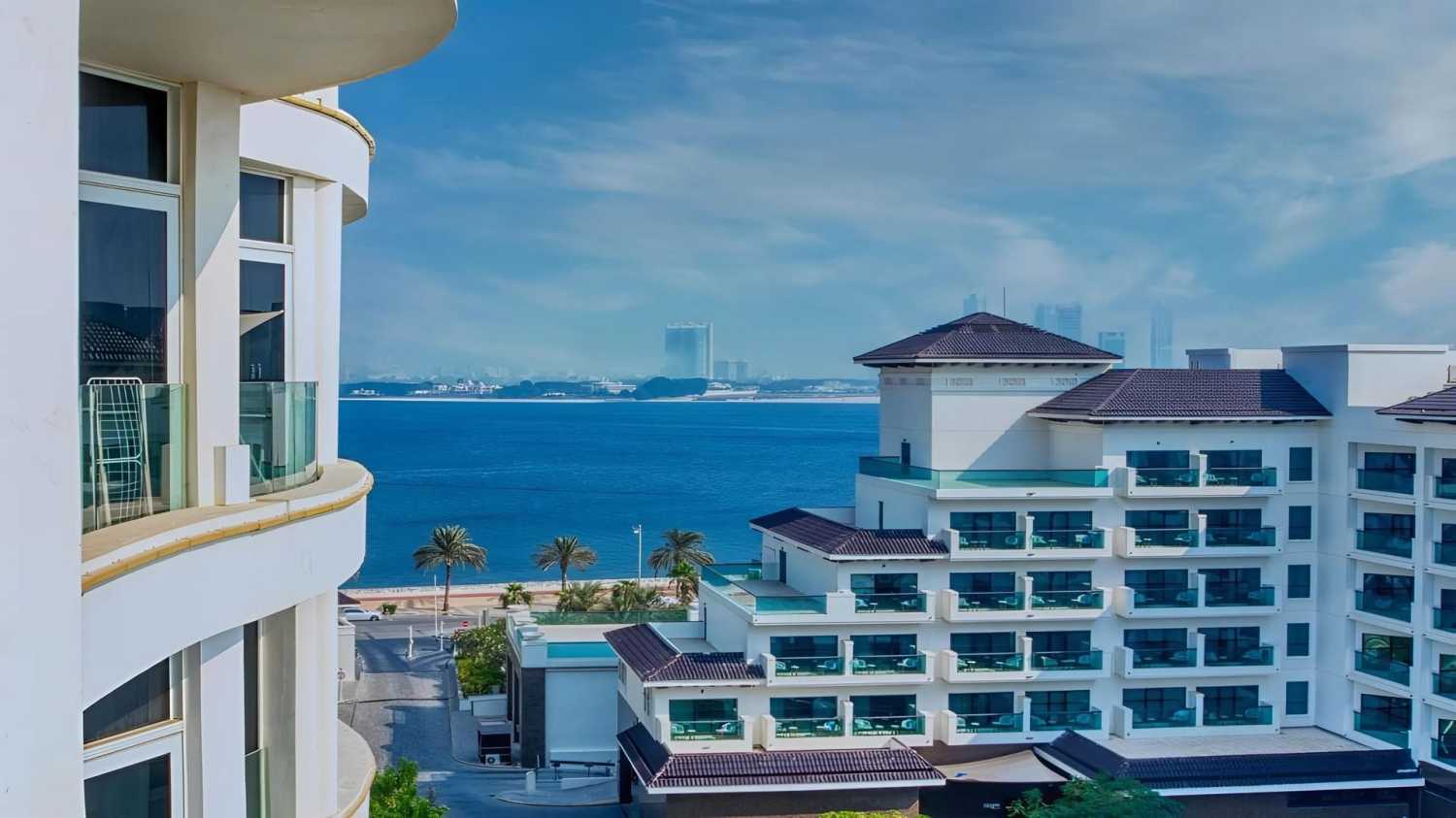 Royal Bay by Azizi-0-2